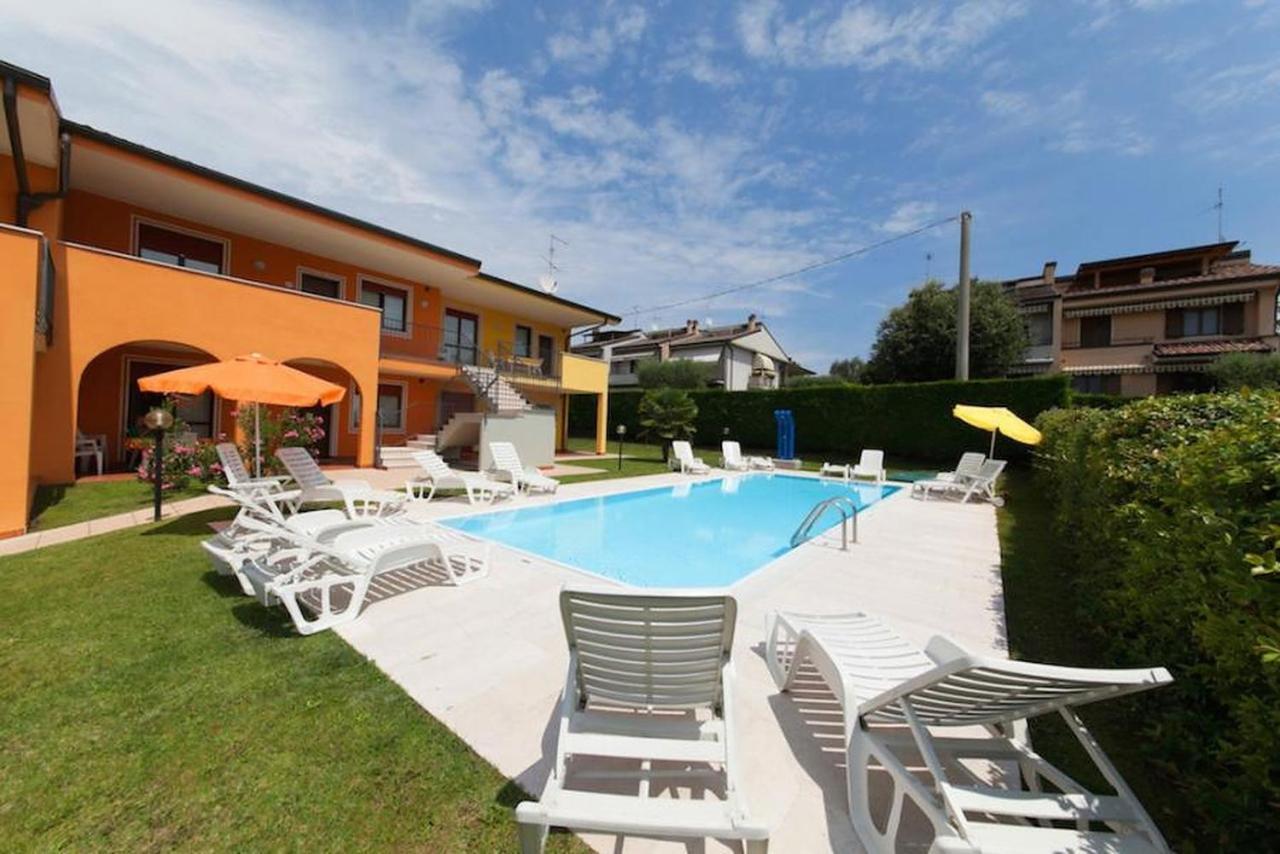Residence Meridiana Peschiera del Garda Bagian luar foto