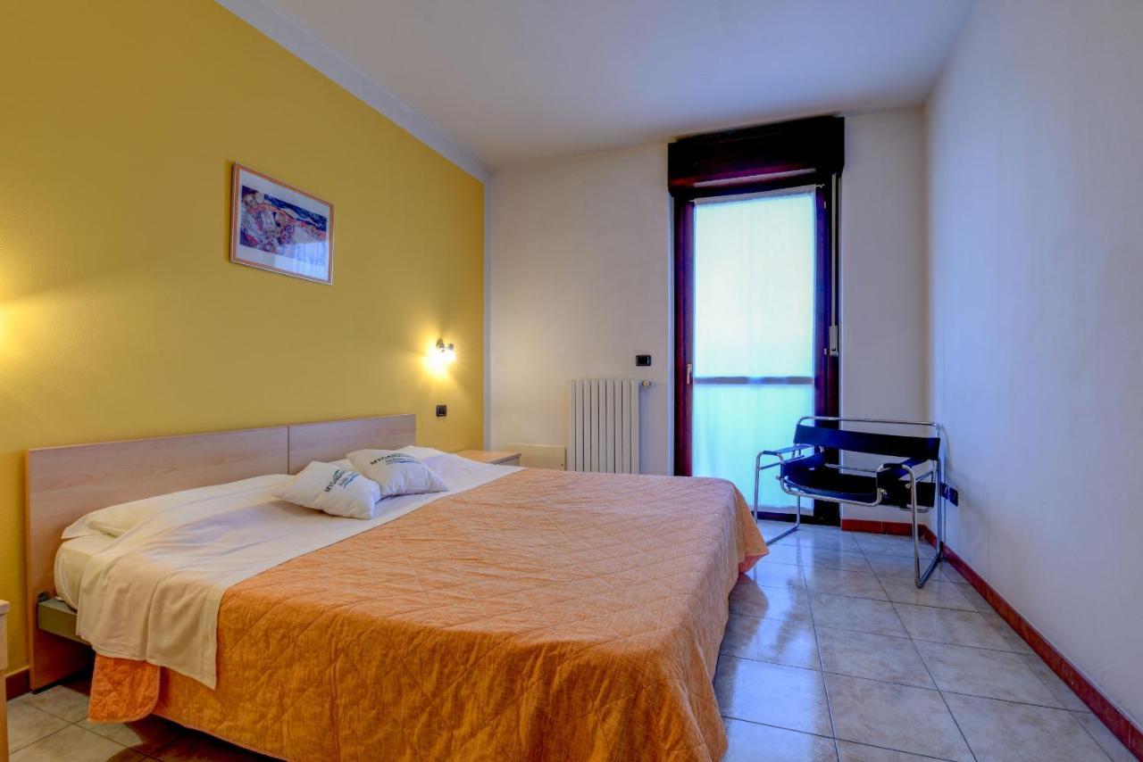 Residence Meridiana Peschiera del Garda Bagian luar foto