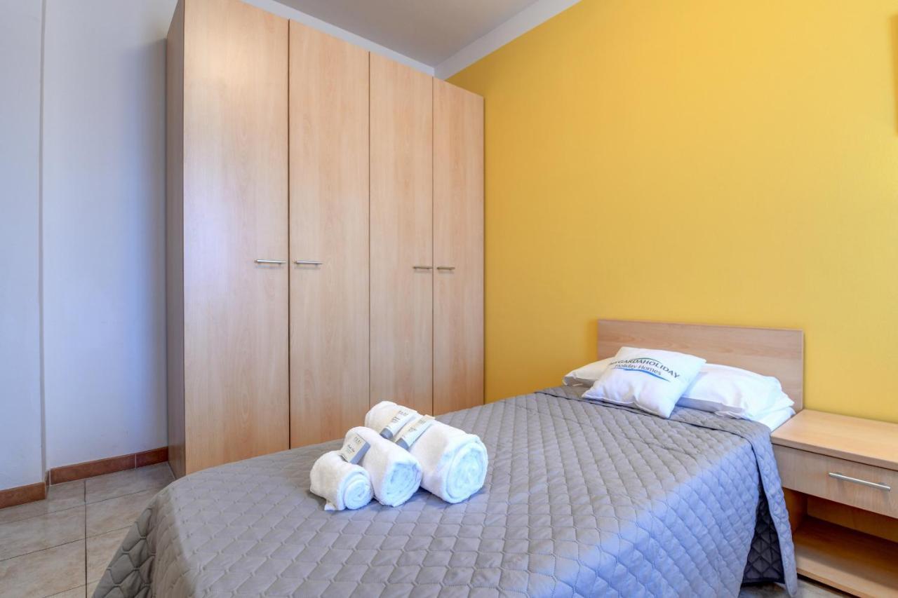 Residence Meridiana Peschiera del Garda Bagian luar foto