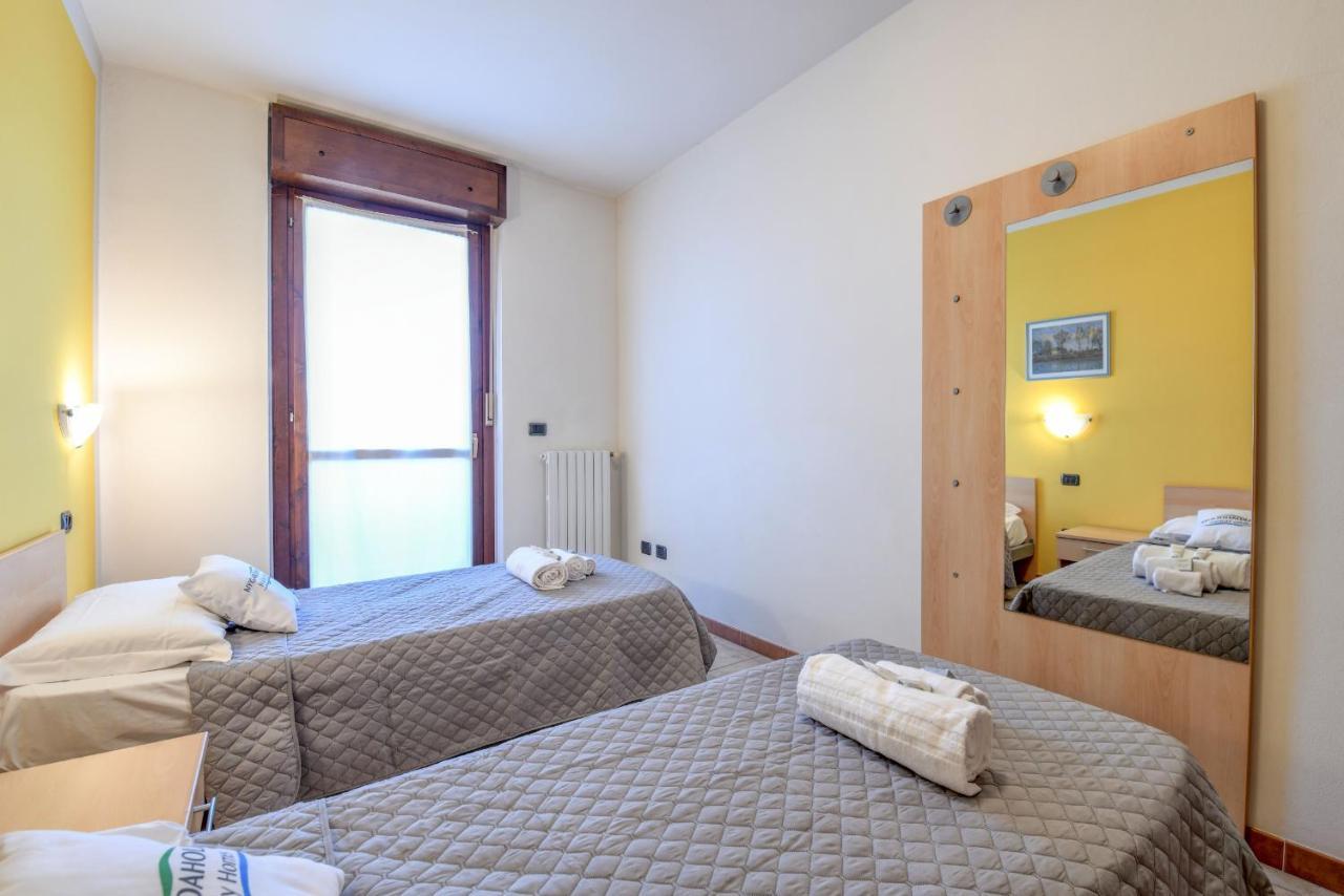 Residence Meridiana Peschiera del Garda Bagian luar foto