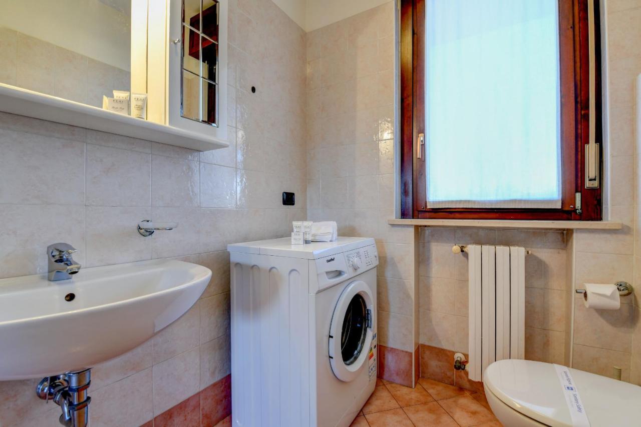 Residence Meridiana Peschiera del Garda Bagian luar foto