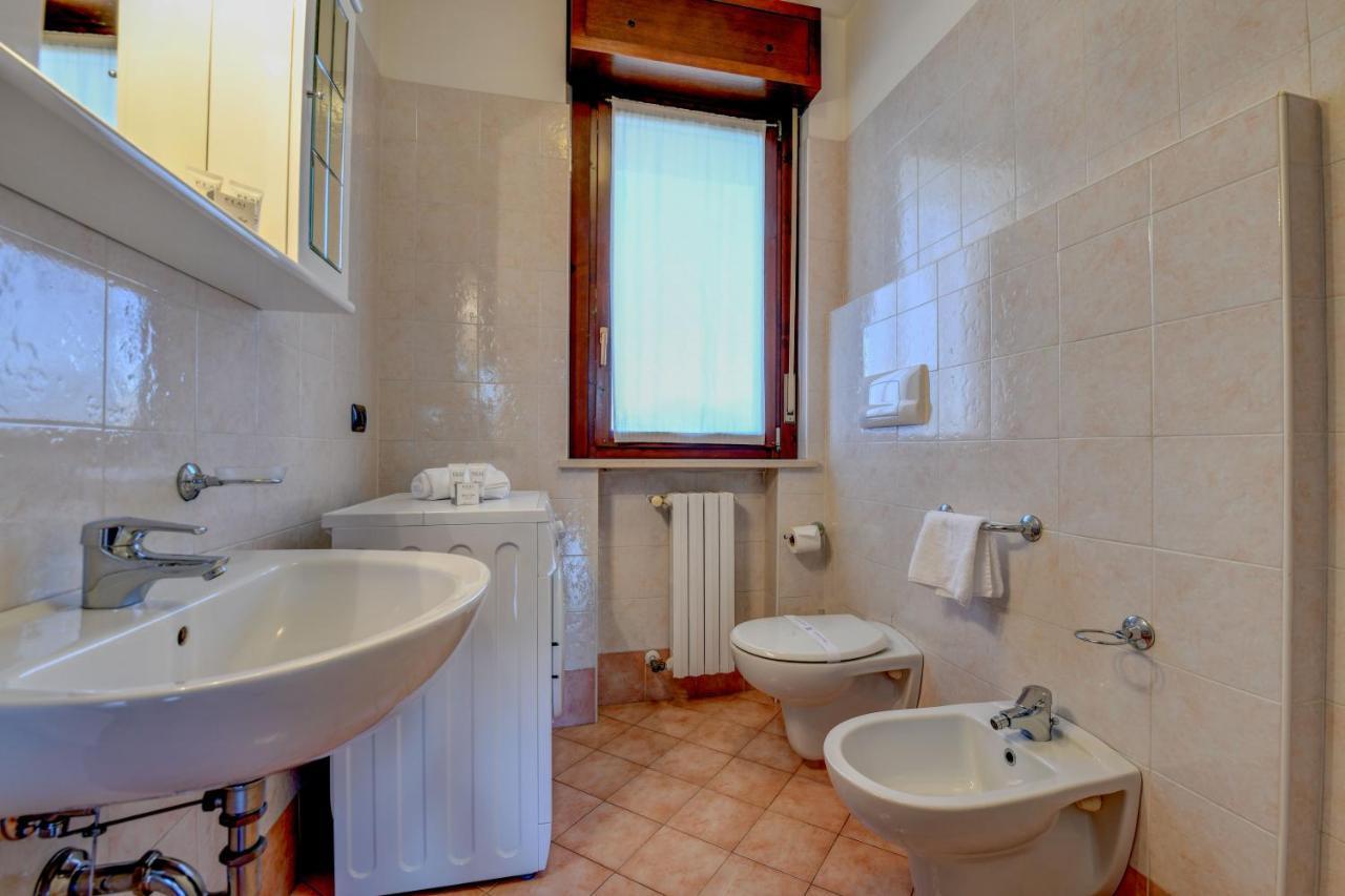 Residence Meridiana Peschiera del Garda Bagian luar foto